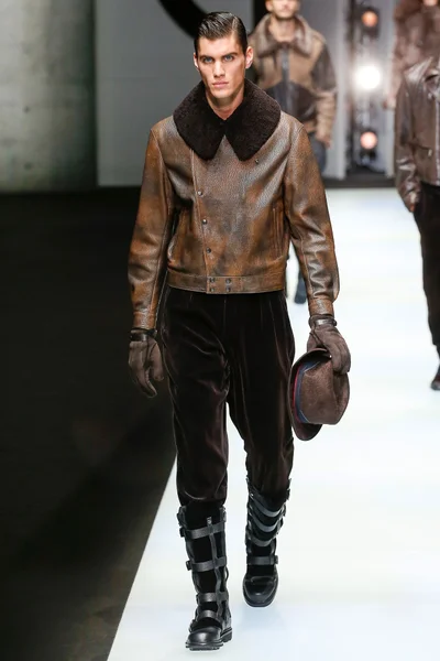 Look 49